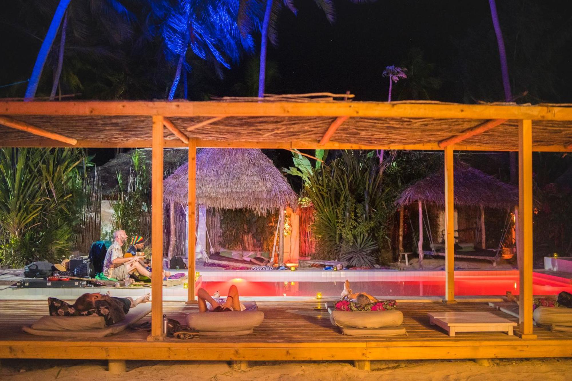 B4 Beach Club Paje Bagian luar foto