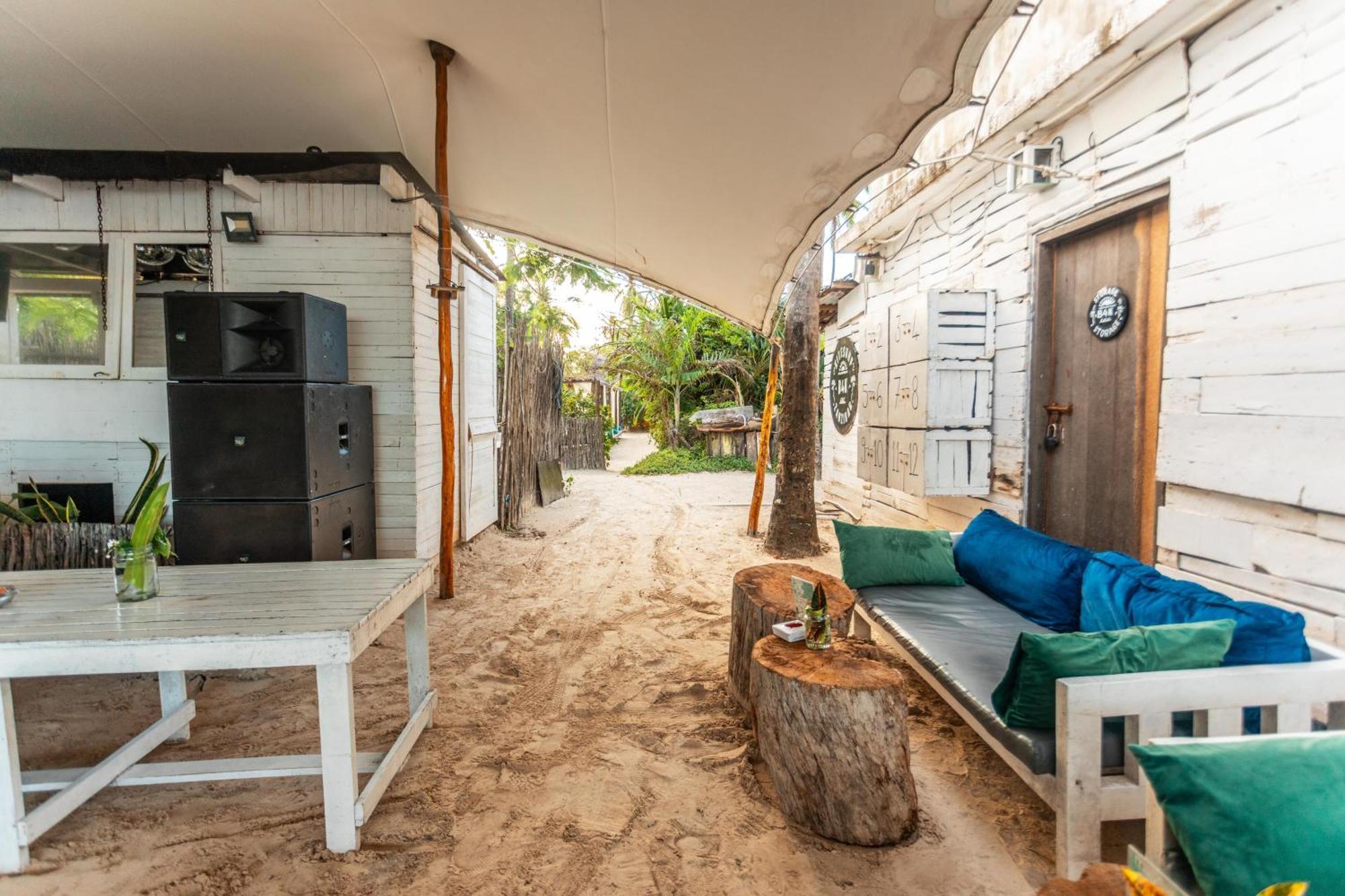 B4 Beach Club Paje Bagian luar foto