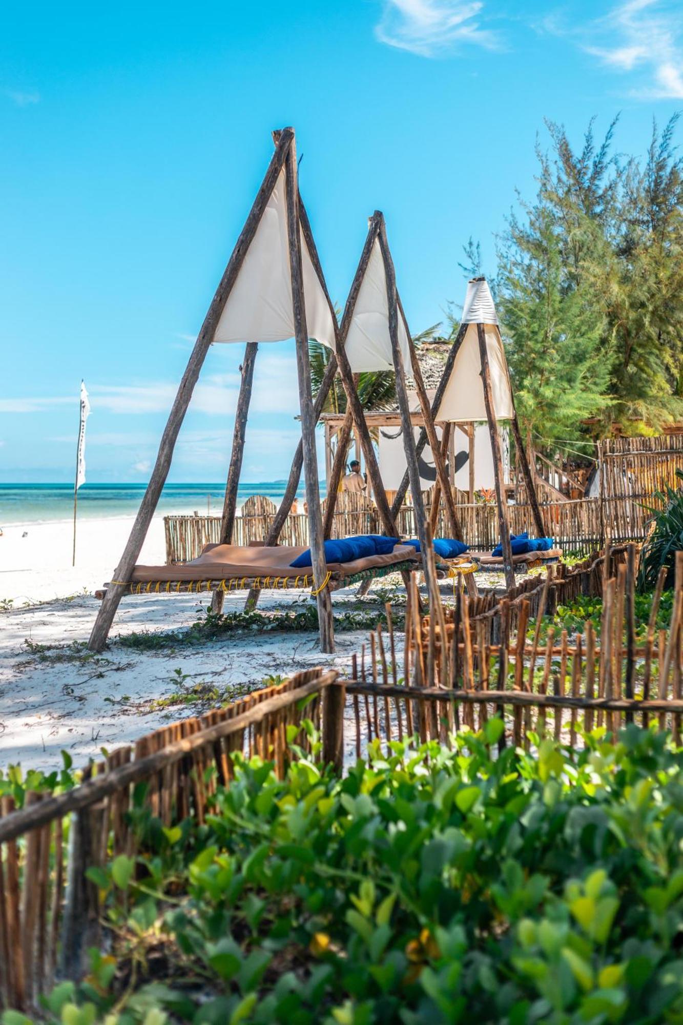 B4 Beach Club Paje Bagian luar foto