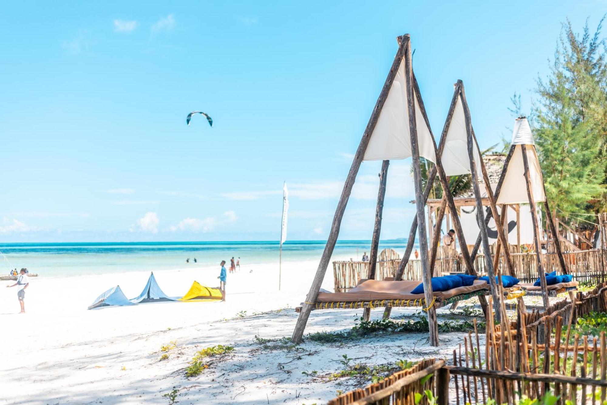 B4 Beach Club Paje Bagian luar foto
