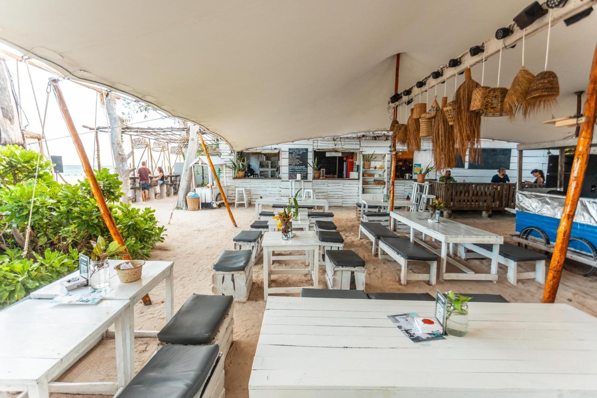 B4 Beach Club Paje Bagian luar foto