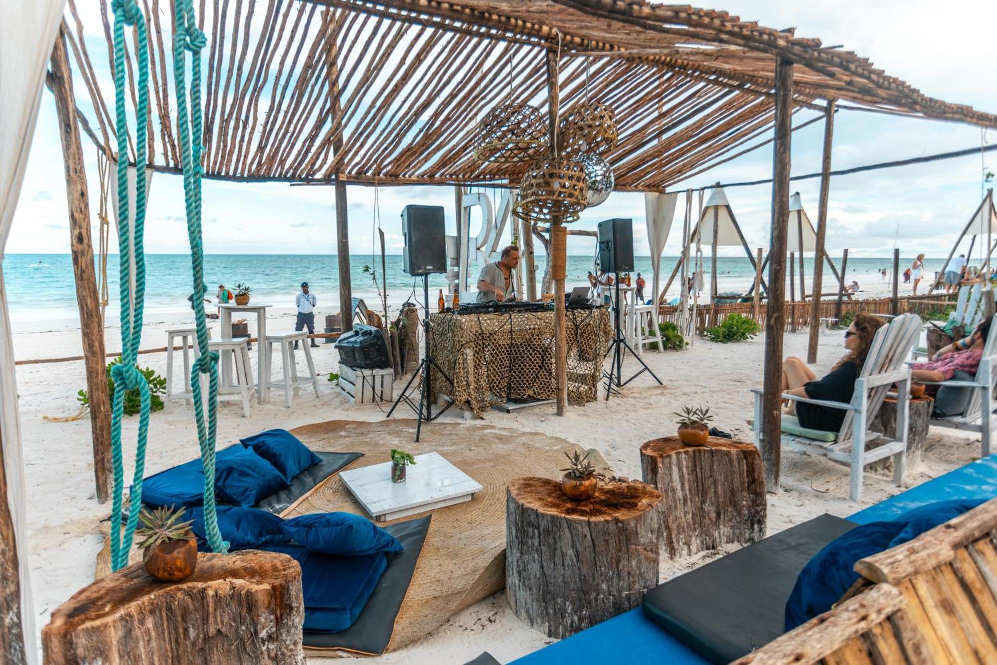 B4 Beach Club Paje Bagian luar foto